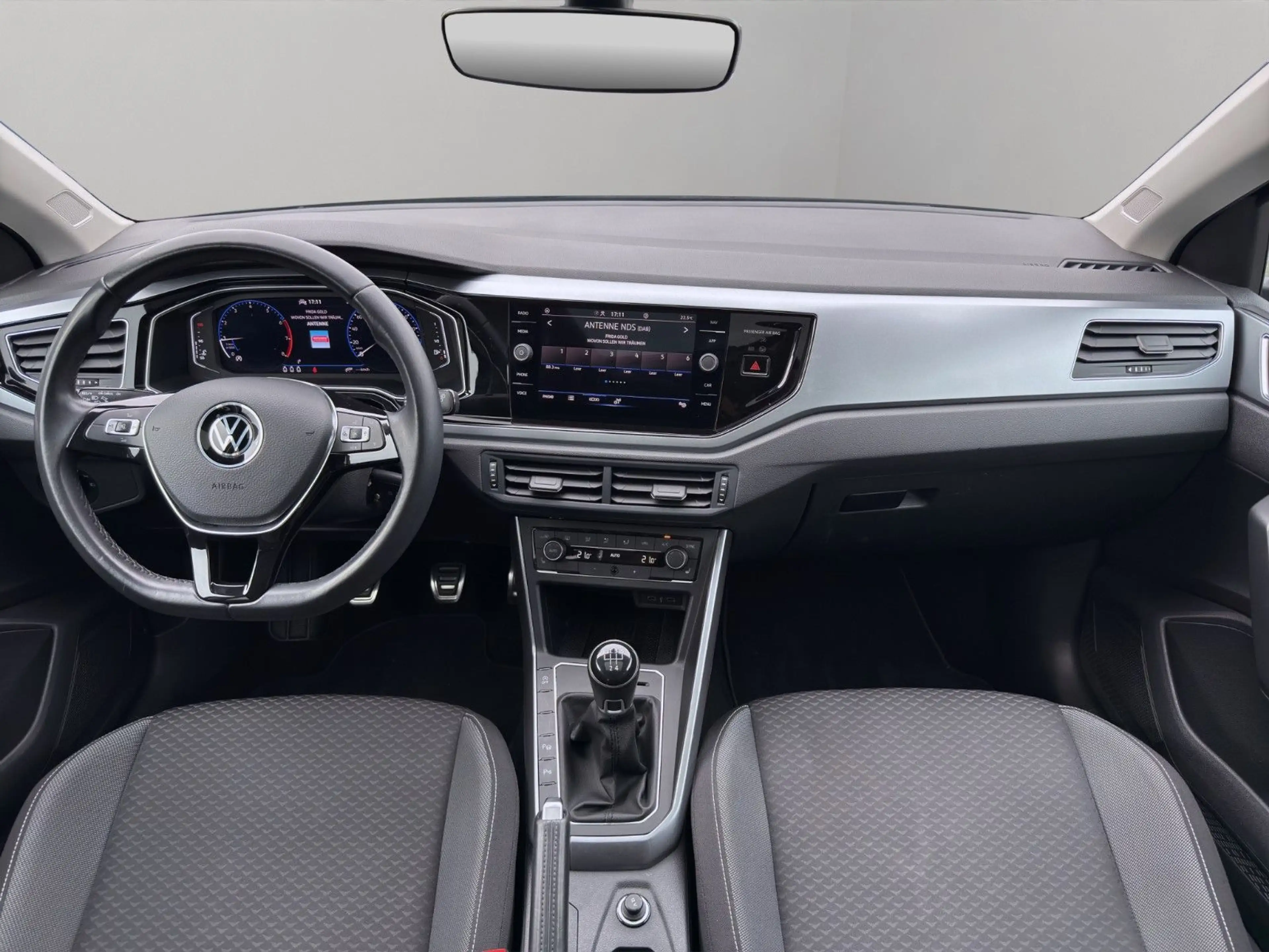 Volkswagen Polo VI 1.0 TSI Active PANO VICO PDC LED PARKLEN — photo 15