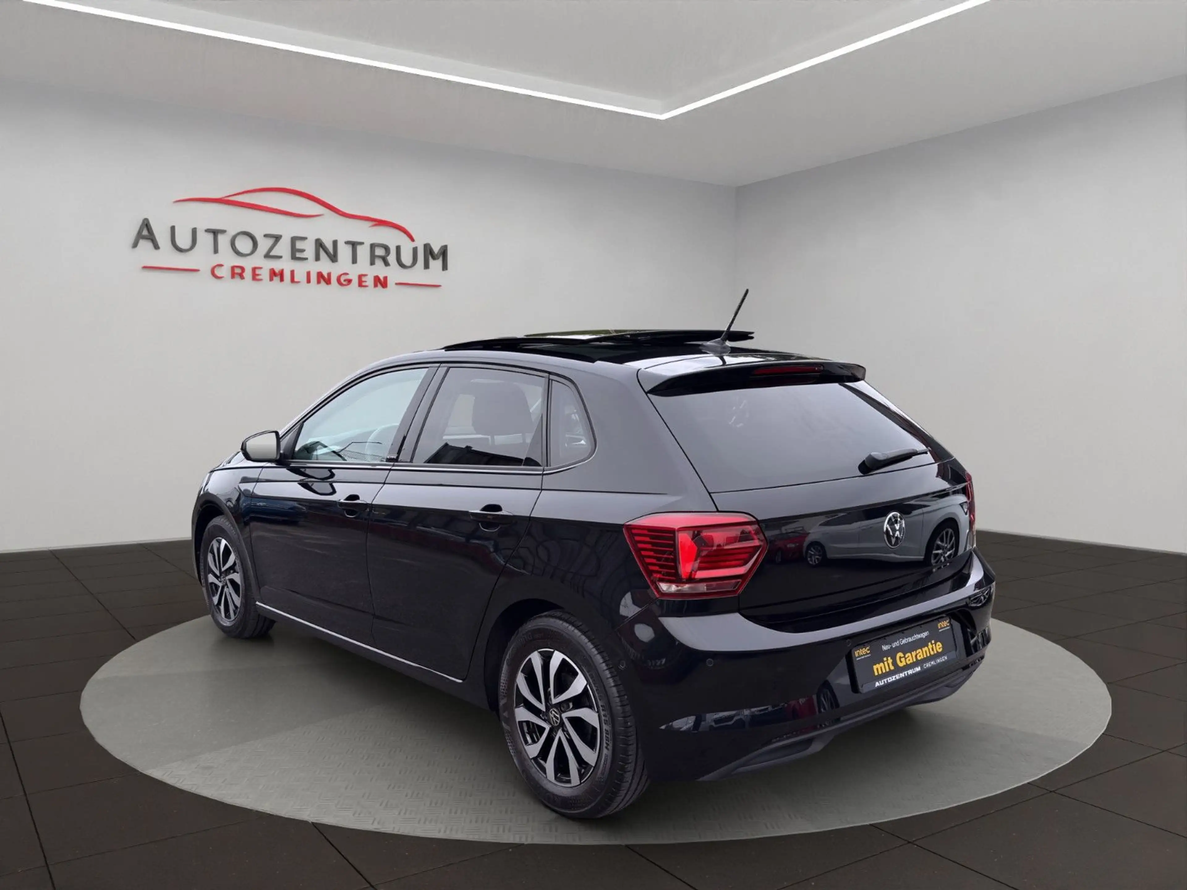 Volkswagen Polo VI 1.0 TSI Active PANO VICO PDC LED PARKLEN — photo 7