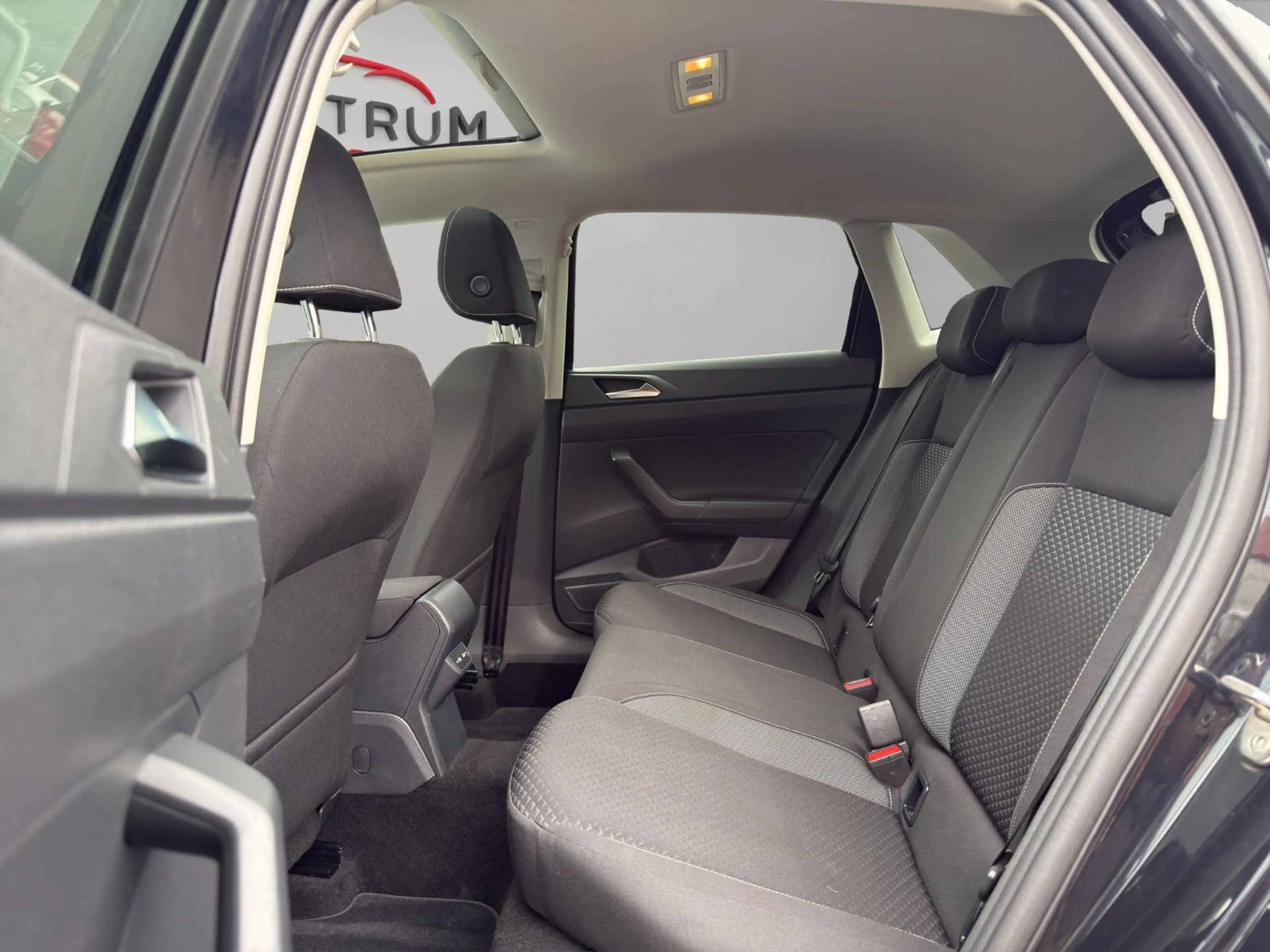 Volkswagen Polo VI 1.0 TSI Active PANO VICO PDC LED PARKLEN — photo 11