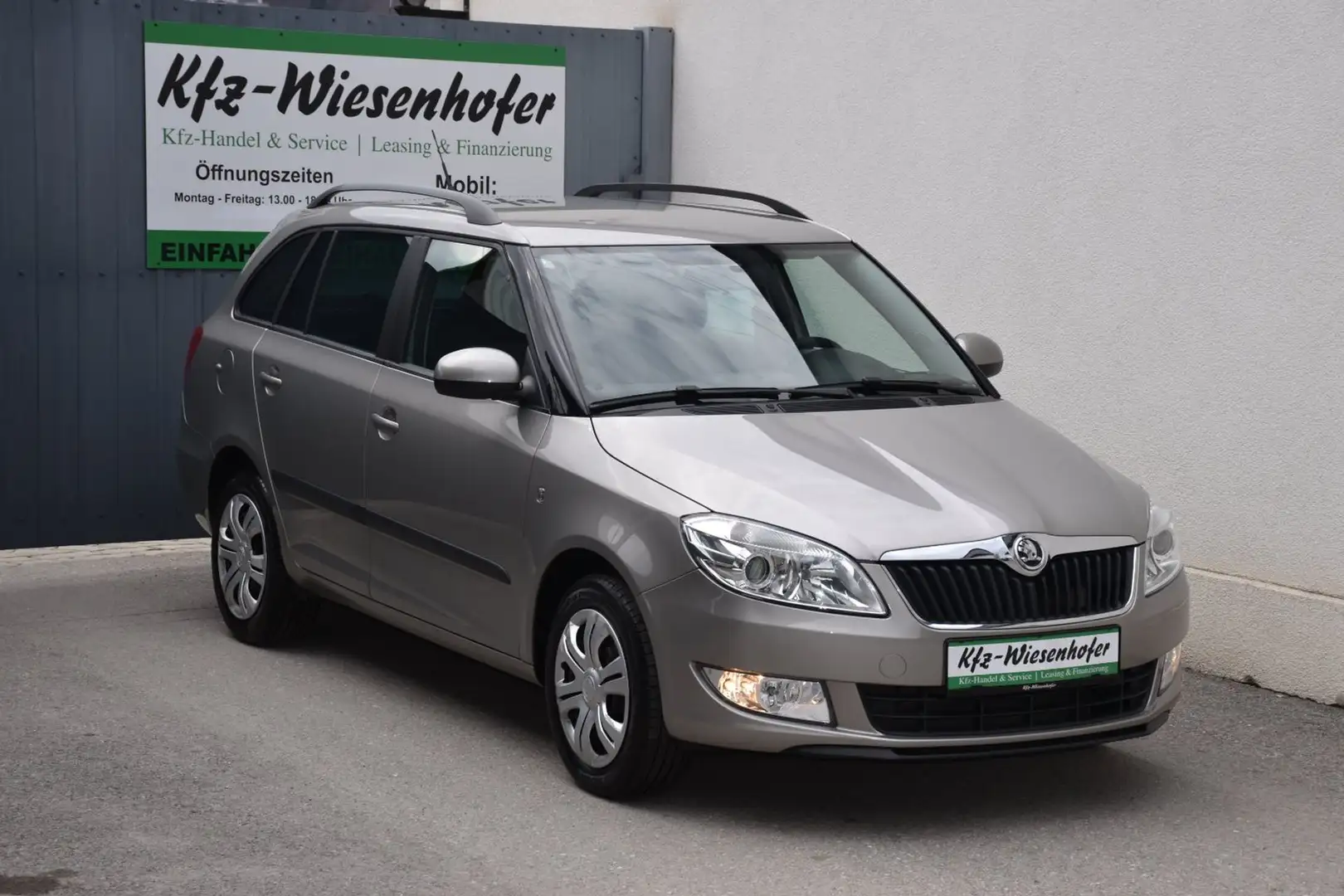 Skoda Fabia 1.2 TSI Ambition / Pickerl + Service NEU / Gelb - 1
