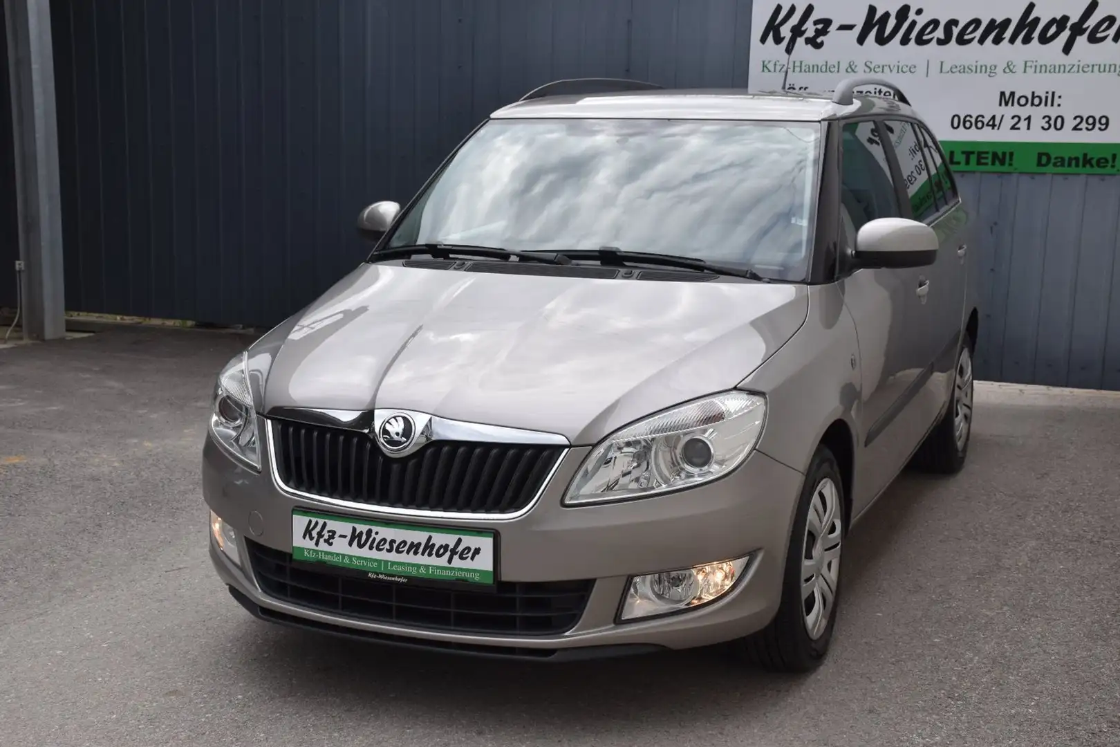 Skoda Fabia 1.2 TSI Ambition / Pickerl + Service NEU / Gelb - 2
