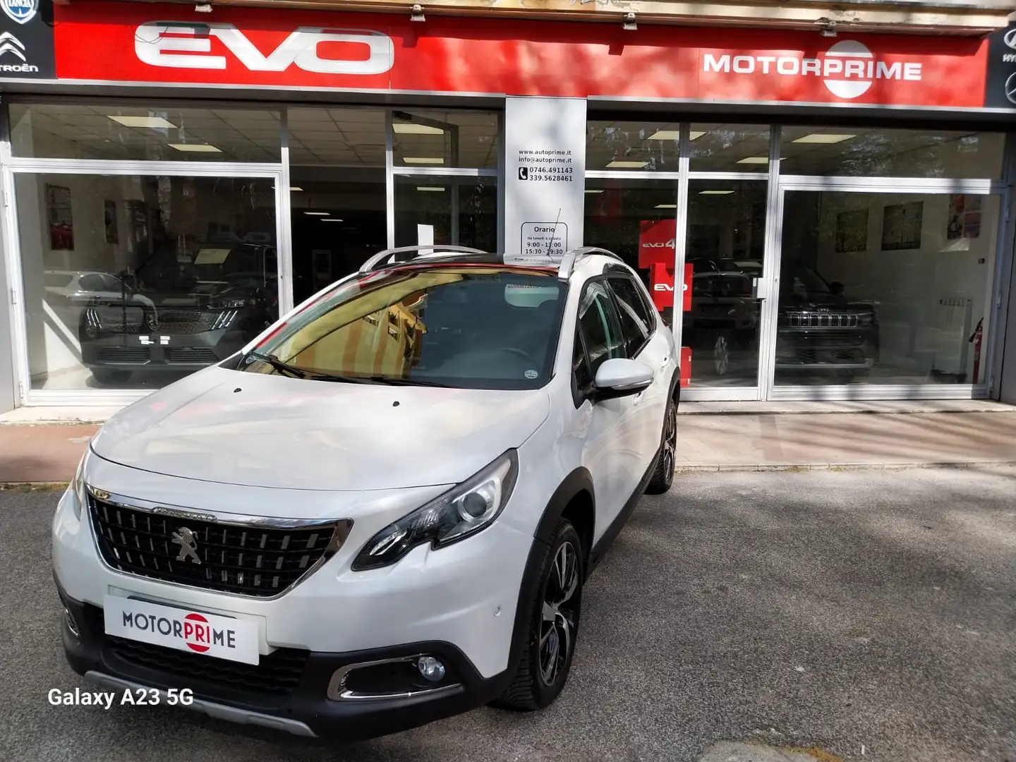 Peugeot 2008 1.2 PureTech Turbo Allure Automatica Blanc - 1