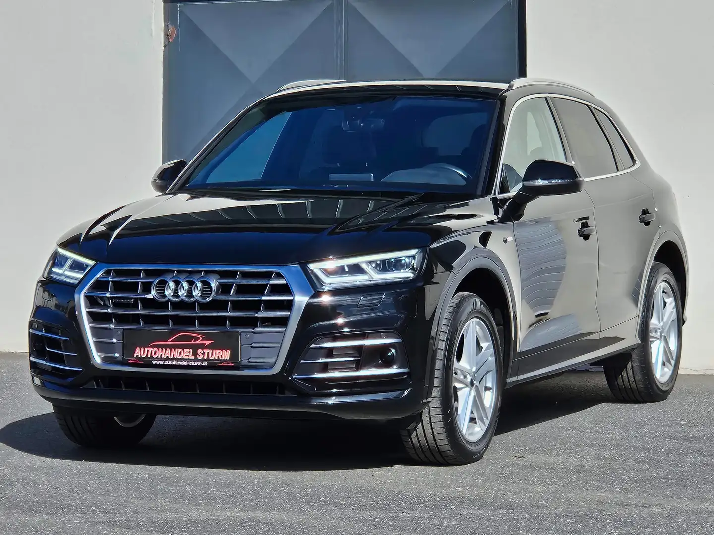 Audi Q5 2,0TDI quattro sport Sline Stronic *LED*ACC*AHK* Noir - 1