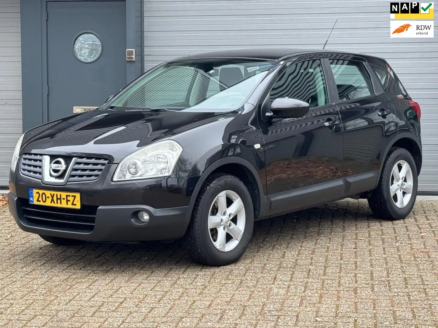 Nissan Qashqai 2.0 Tekna Schwarz - 1