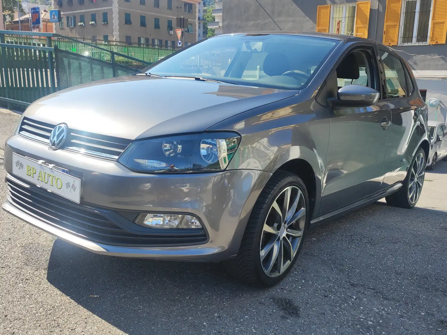 Volkswagen Polo Polo V 2014 5p 1.0 mpi Trendline 60cv Серый - 1