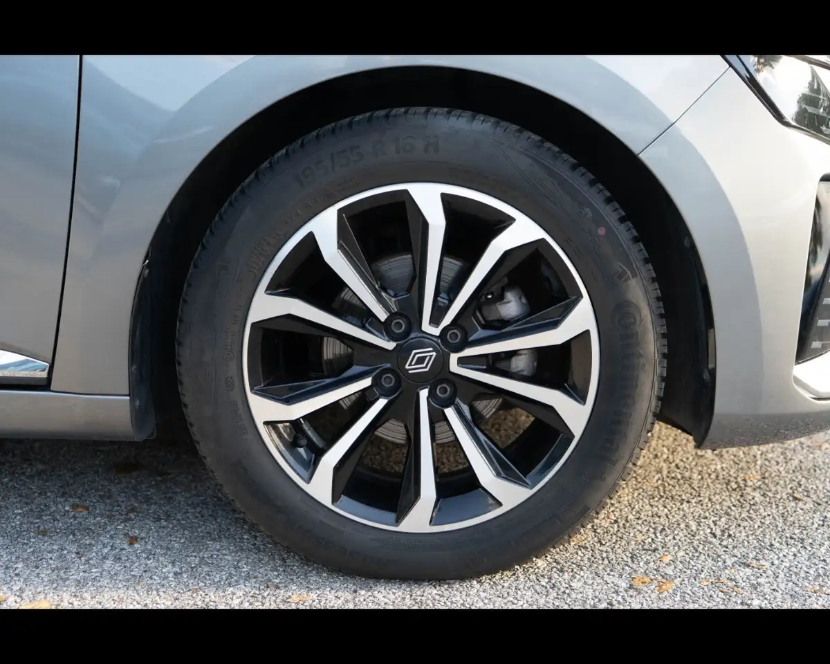 Renault Clio TCe 90 CV 5 porte Techno 33