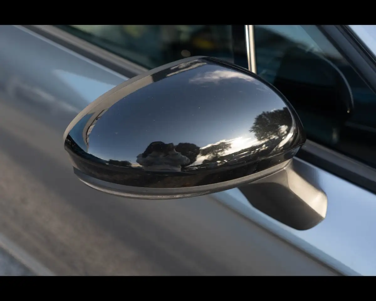 Renault Clio TCe 90 CV 5 porte Techno 31