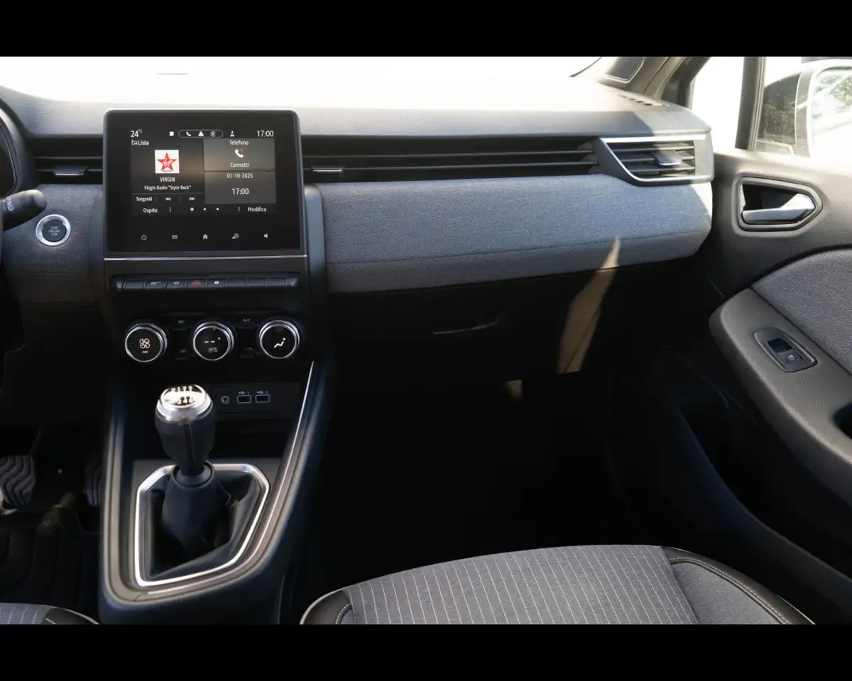 Renault Clio TCe 90 CV 5 porte Techno 28