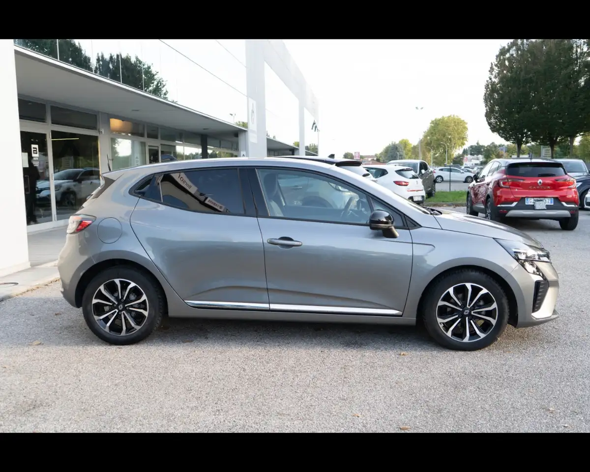 Renault Clio TCe 90 CV 5 porte Techno 6