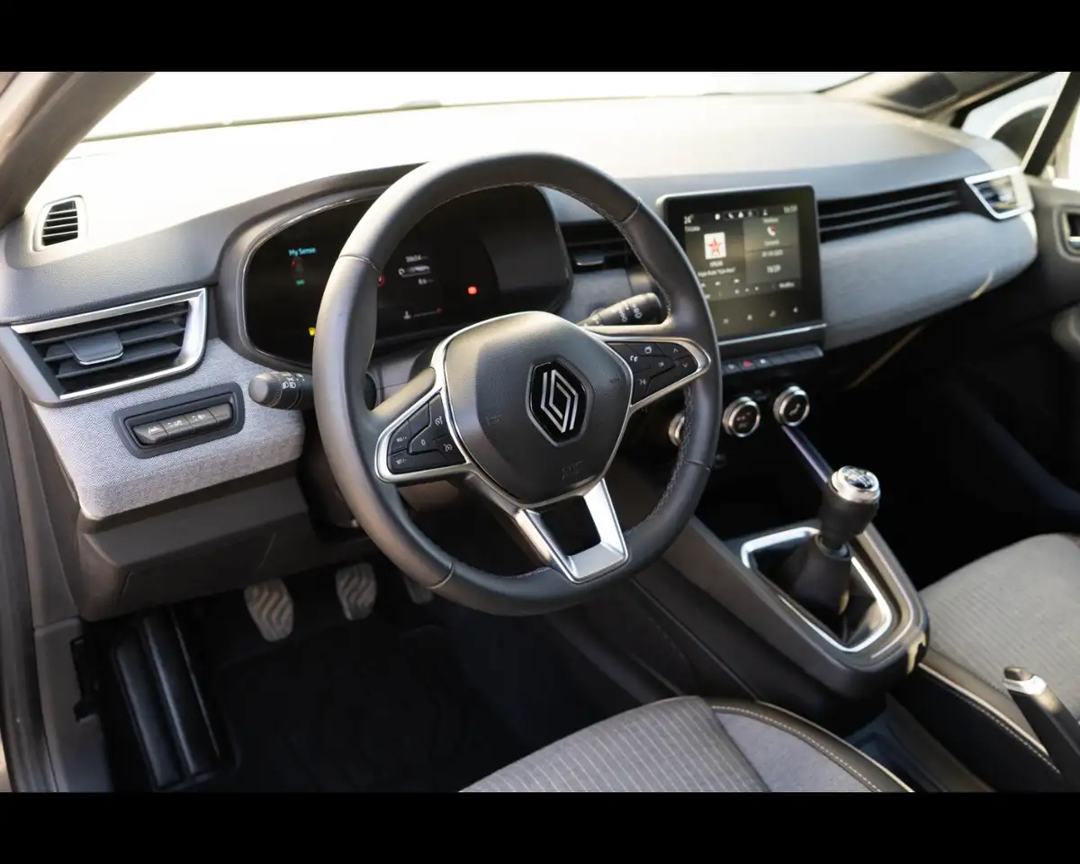 Renault Clio TCe 90 CV 5 porte Techno 13