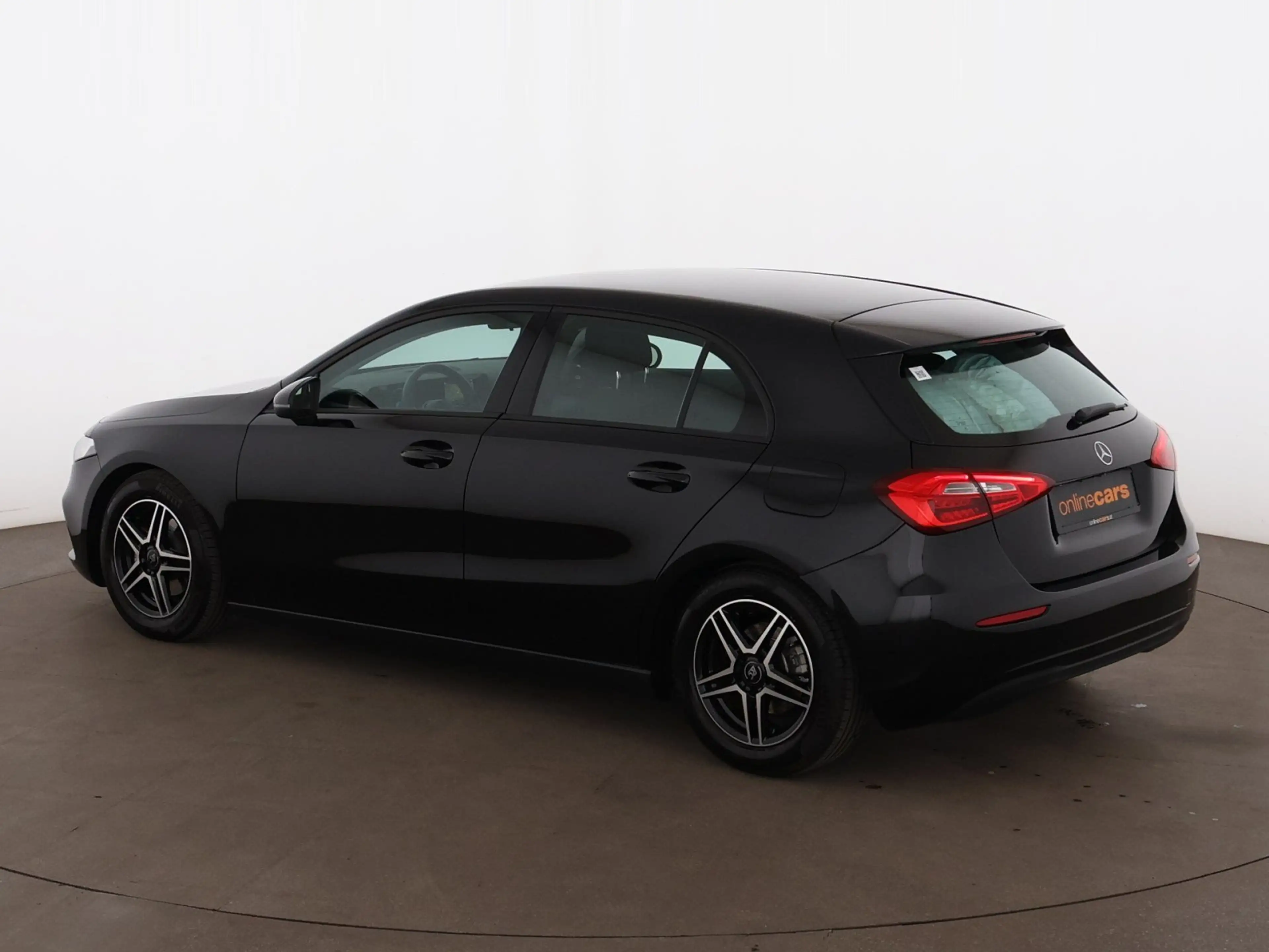 Mercedes-Benz A 180 d Aut NAVI SITZHZG R-CAM ASSIST TEMPOMAT — photo 6