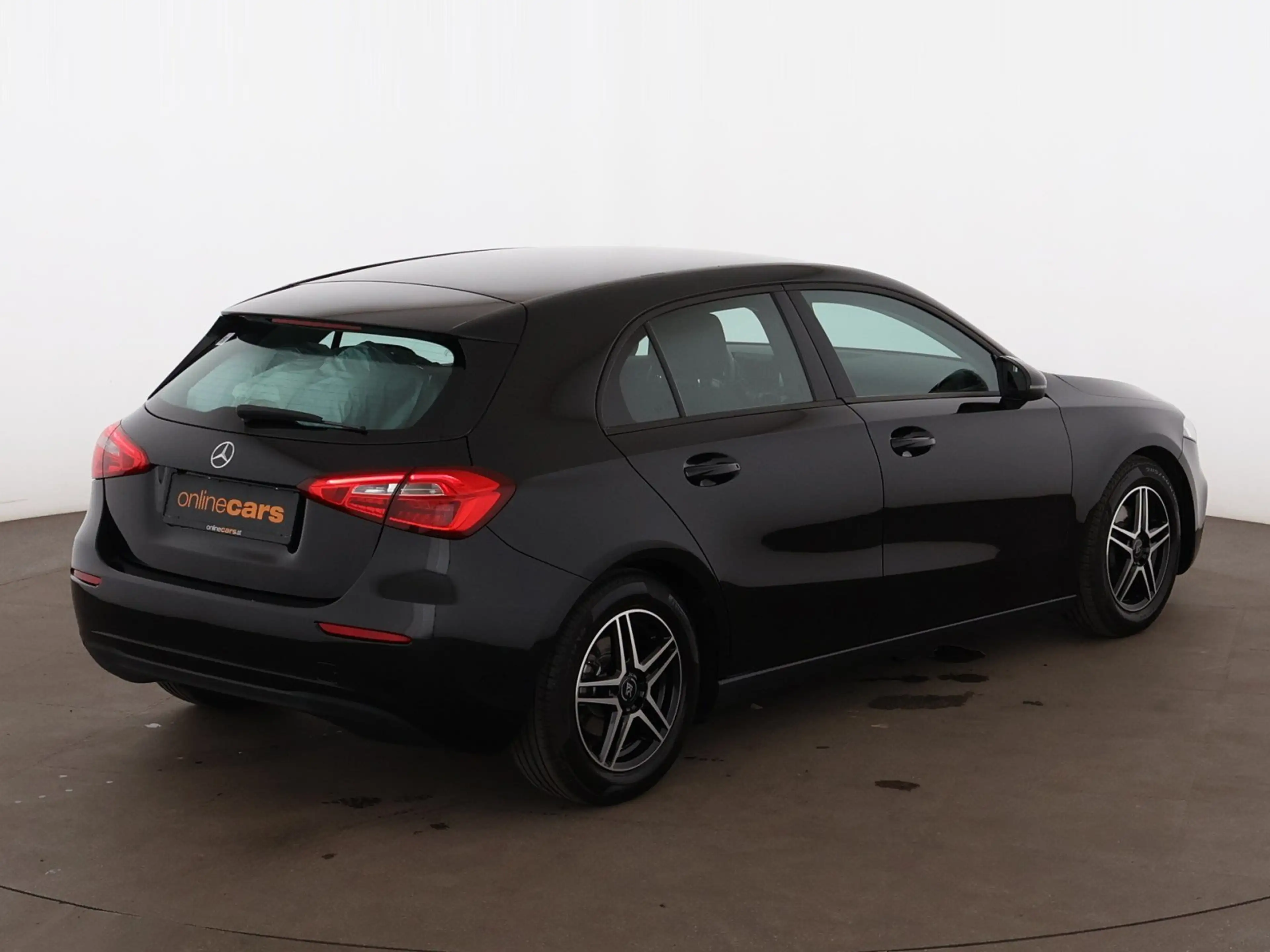 Mercedes-Benz A 180 d Aut NAVI SITZHZG R-CAM ASSIST TEMPOMAT — photo 8
