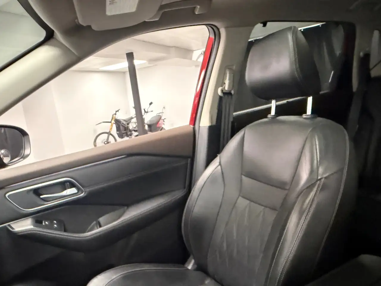 Nissan Rogue fotografie Nissan Rogue