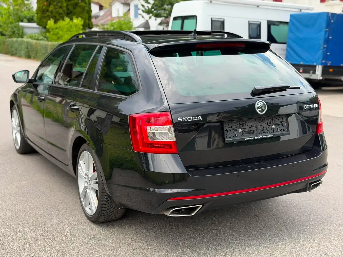 Skoda Octavia RS 184PS TDI *PANO * LEDER * NAVI *PICKERL 01/27 Schwarz - 2