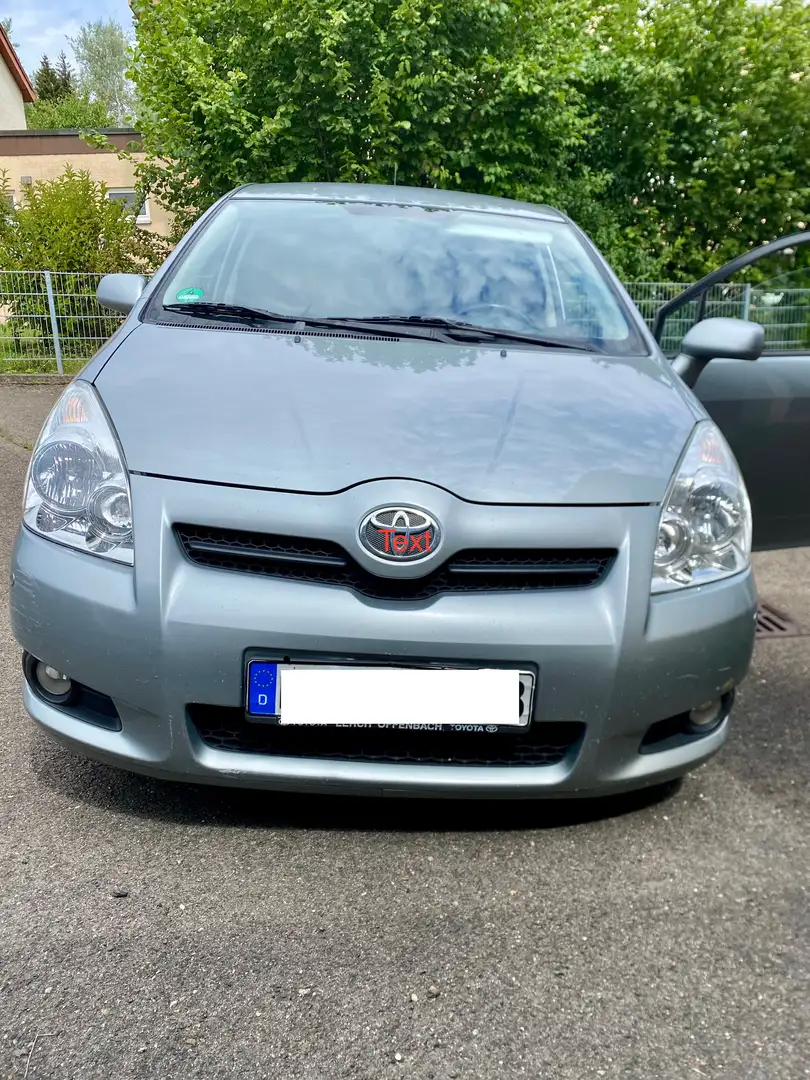 Toyota Corolla Verso Corolla Verso 1.8 Executive Stříbrná - 1