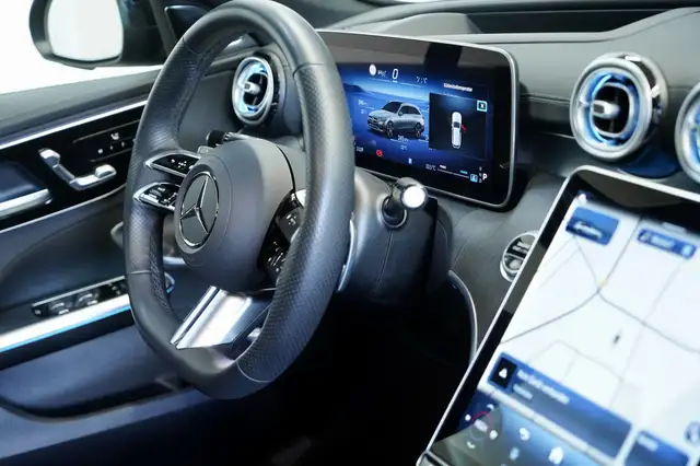 Mercedes-Benz C-Class view 12