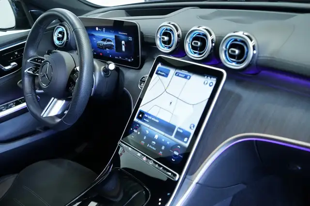 Mercedes-Benz C-Class view 11