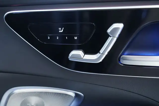 Mercedes-Benz C-Class view 15