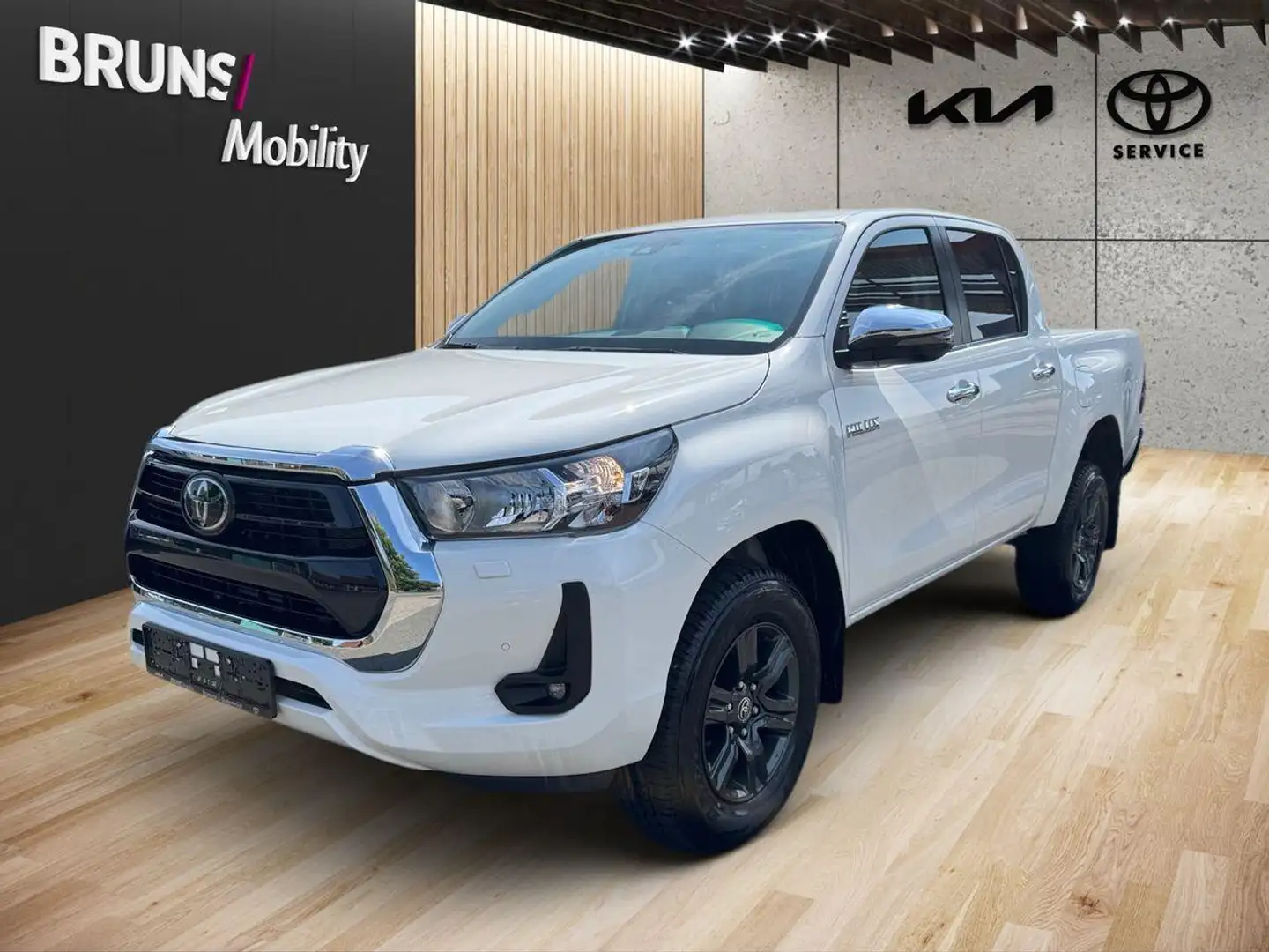 Toyota Hilux 2,8 l Double Cab 4x4 Comfort Safety Sense, Heavy D Білий - 2