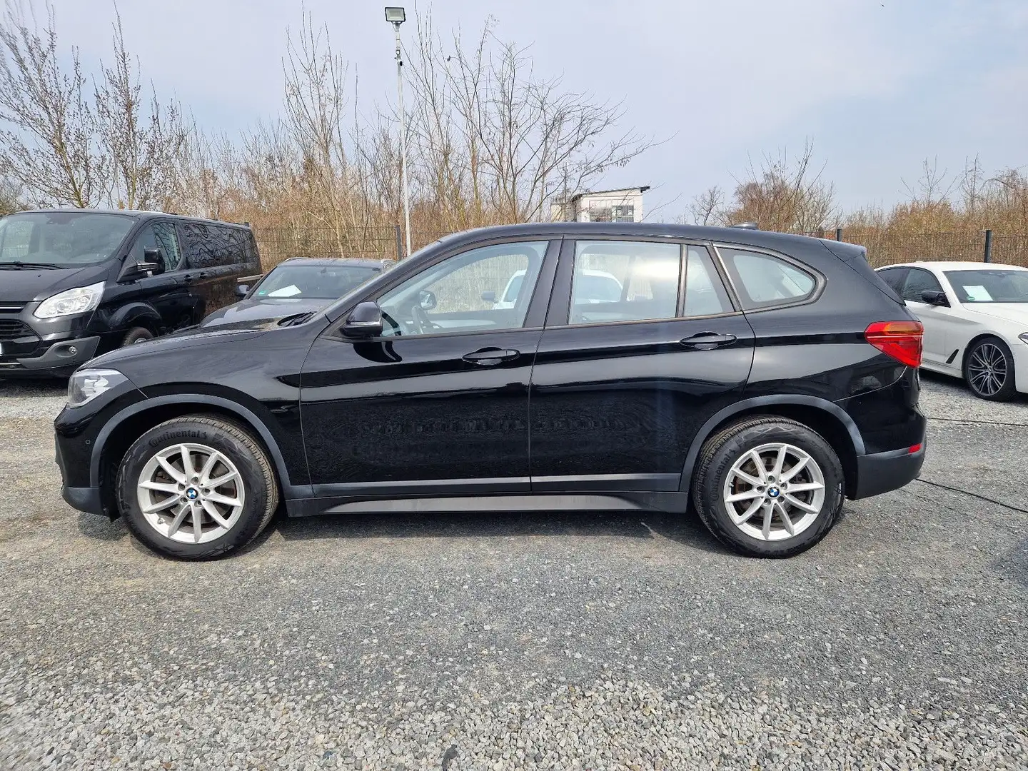 BMW X1 xDrive 20d AT Advantage NAVI PANO 8FACH Schwarz - 2