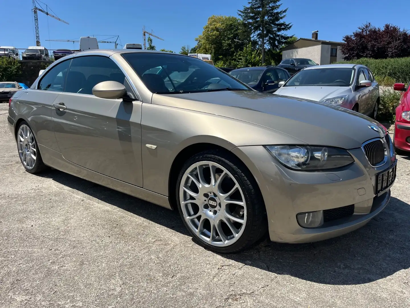 BMW 325 i Cabrio Sportpaket*AUTOMATIK*XENON*KEYLESS* Or - 2