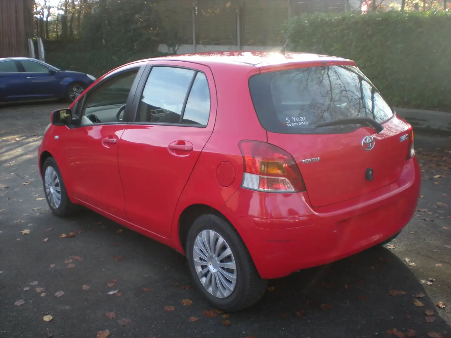 Toyota Yaris 1.3i VVT-i 16v AIRCO Rouge - 2