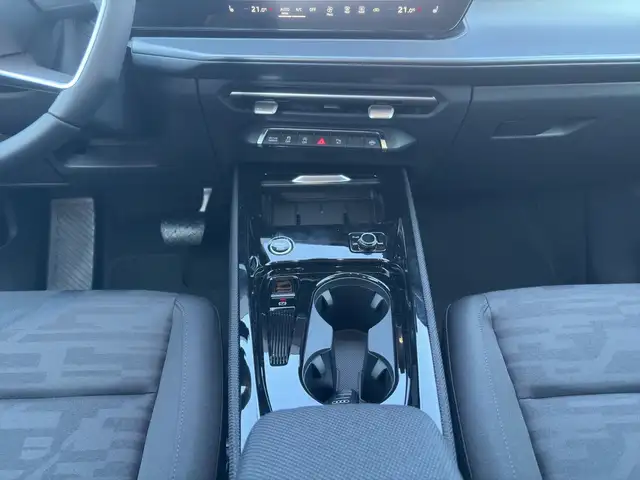 Audi Q3 TFSI quattro 150 kW  intense Ansicht 11