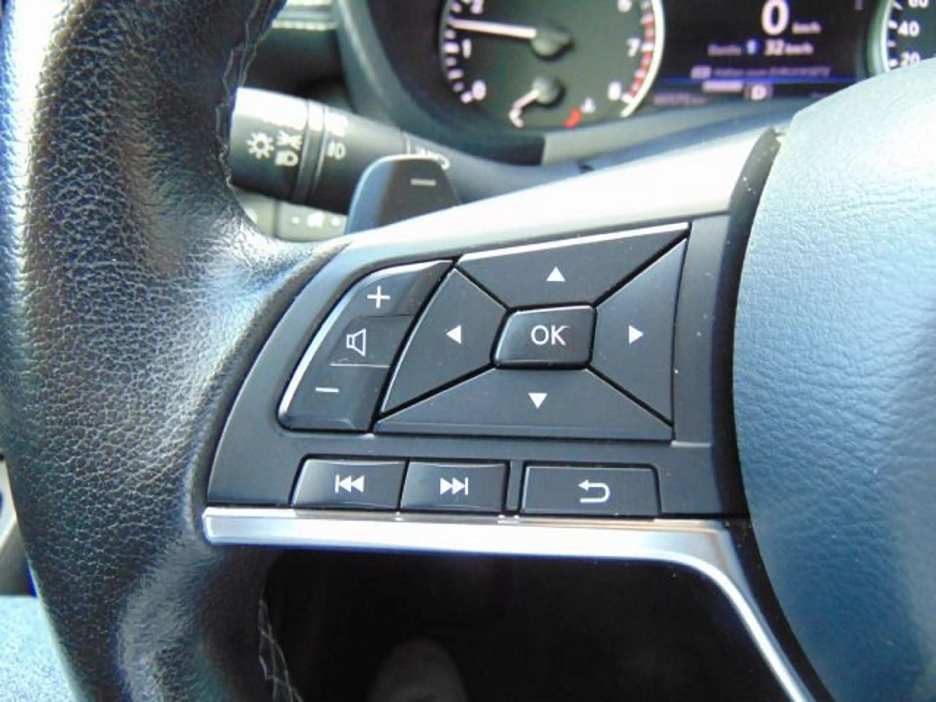 Nissan Juke Tekna Automatik BOSE-Sound & Navi — photo 14