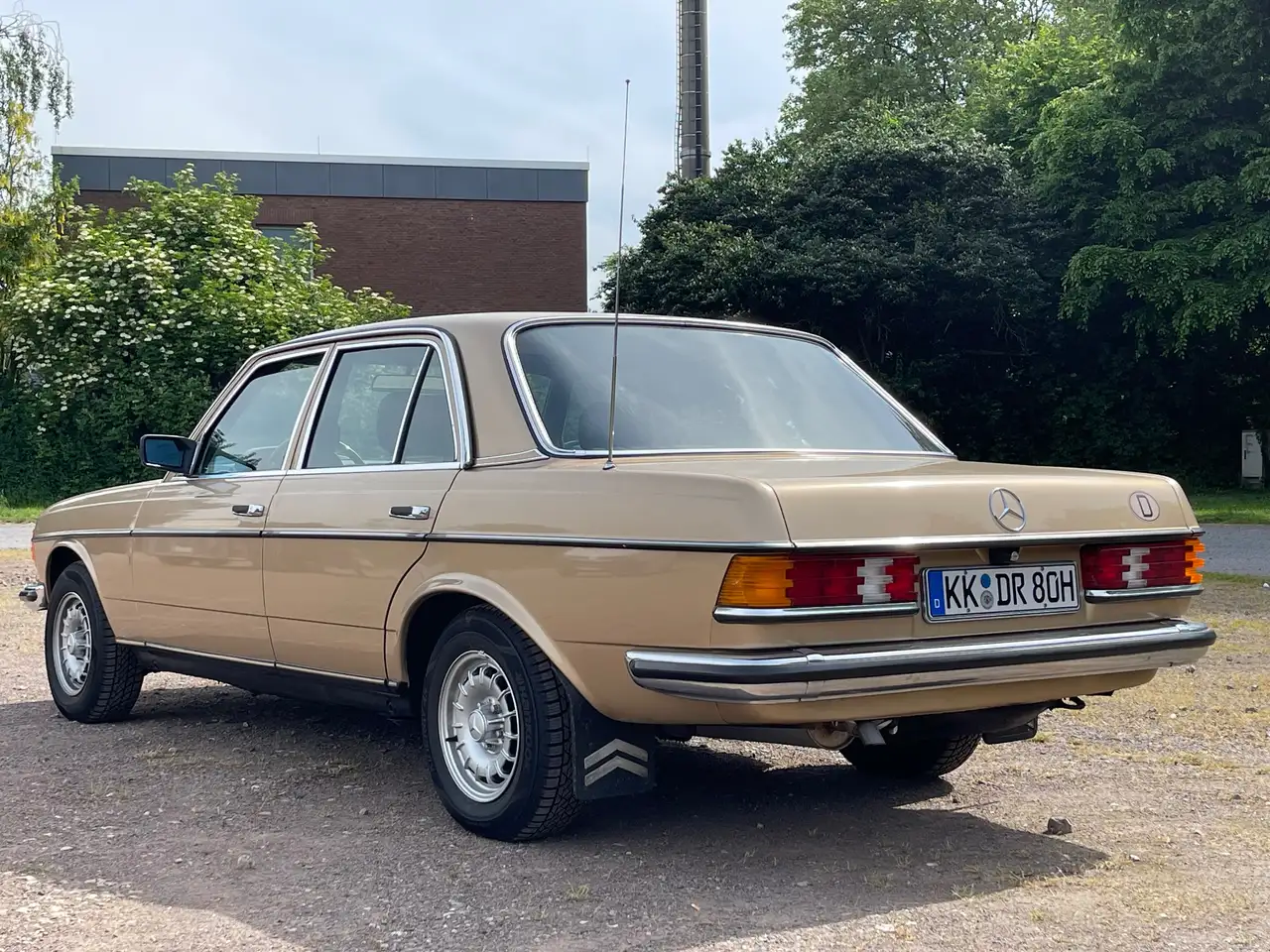 Mercedes-Benz 230 E, foto 5