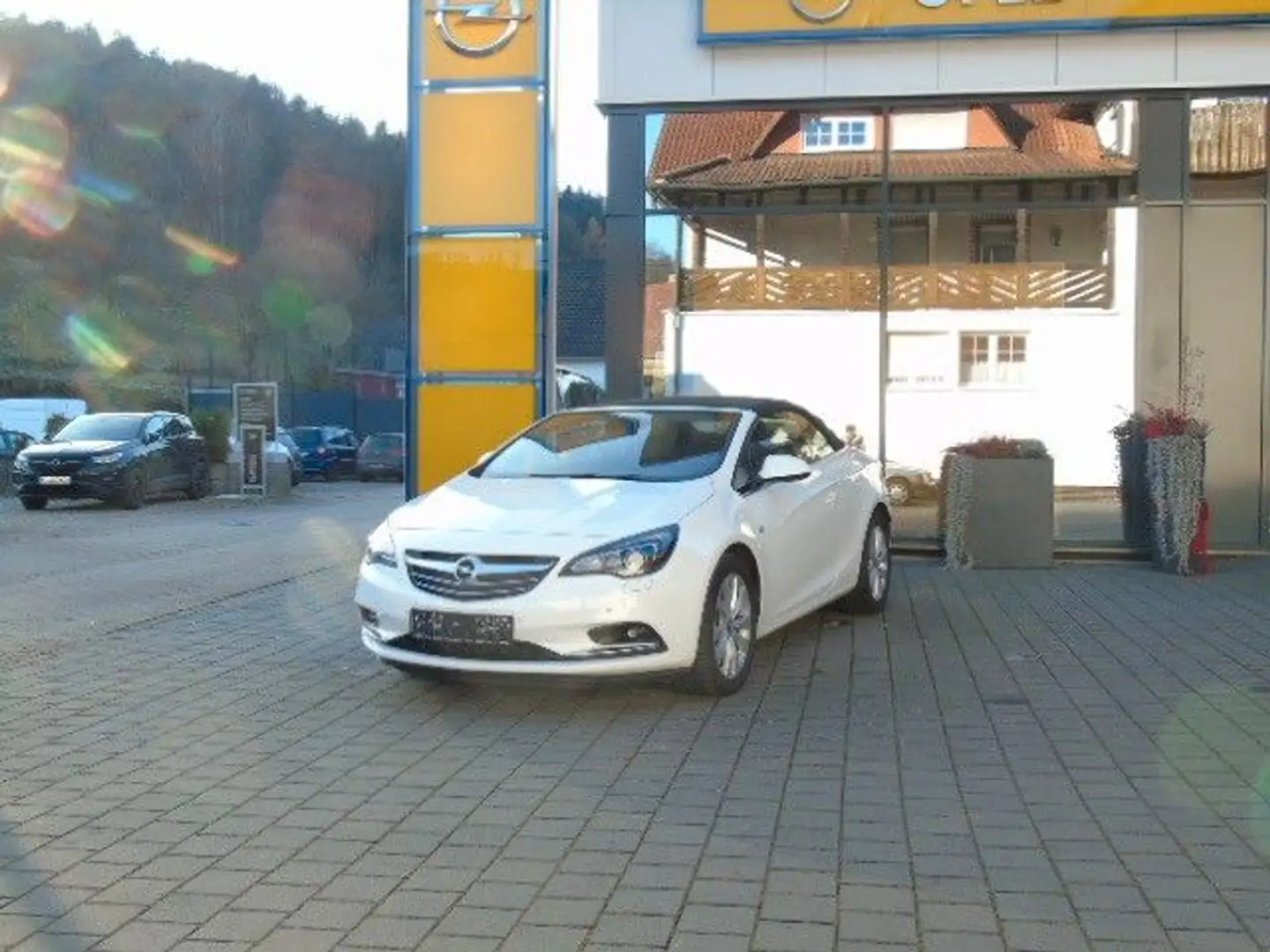 Opel Cascada Innovation 1.6 Weiß - 1