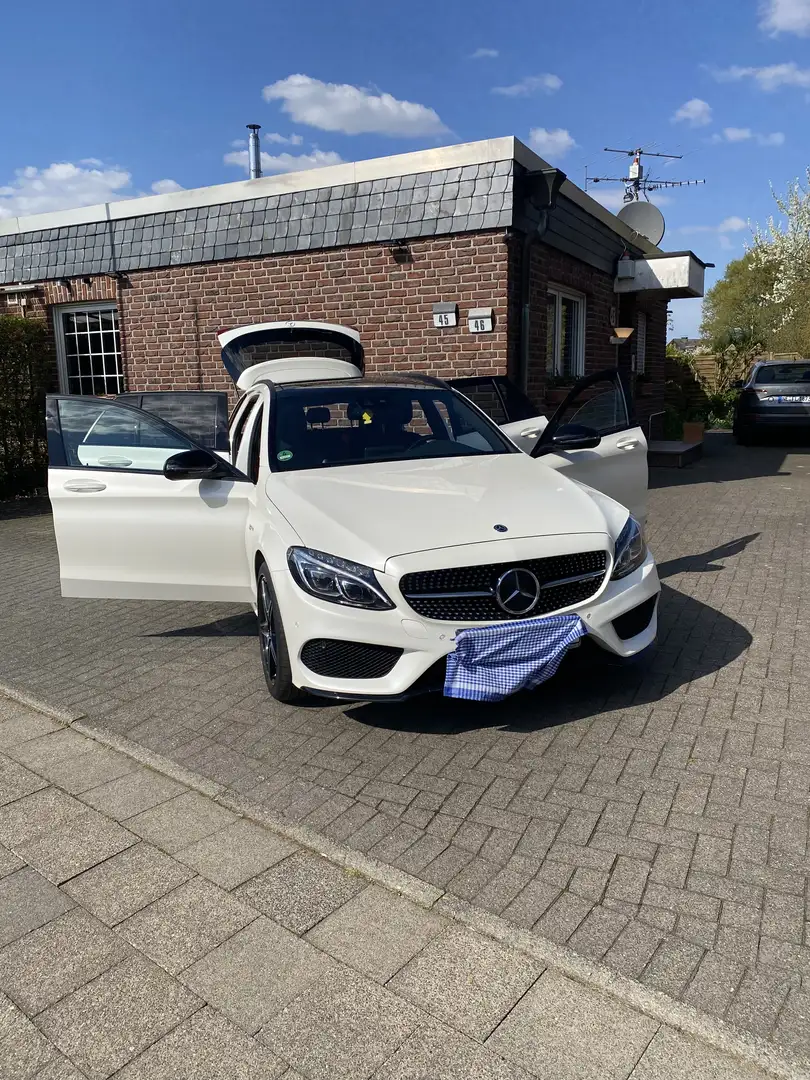 Mercedes-Benz C 450 C 450 / C 43 T AMG 4Matic (205.264) Bílá - 2