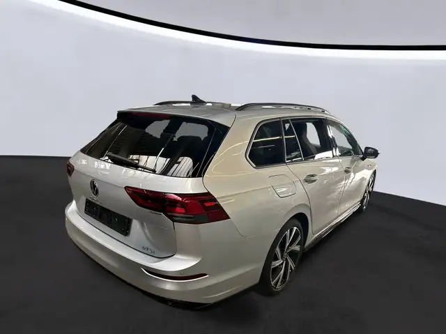 Volkswagen Golf view 4