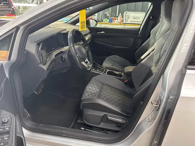 Volkswagen Golf view 6