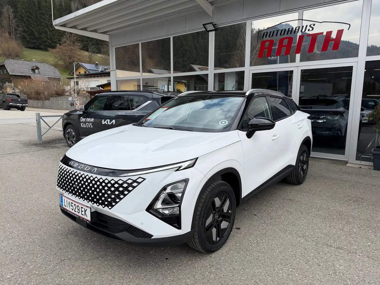 Omoda 5 1,5 HEV Premium-Line Weiß - 1