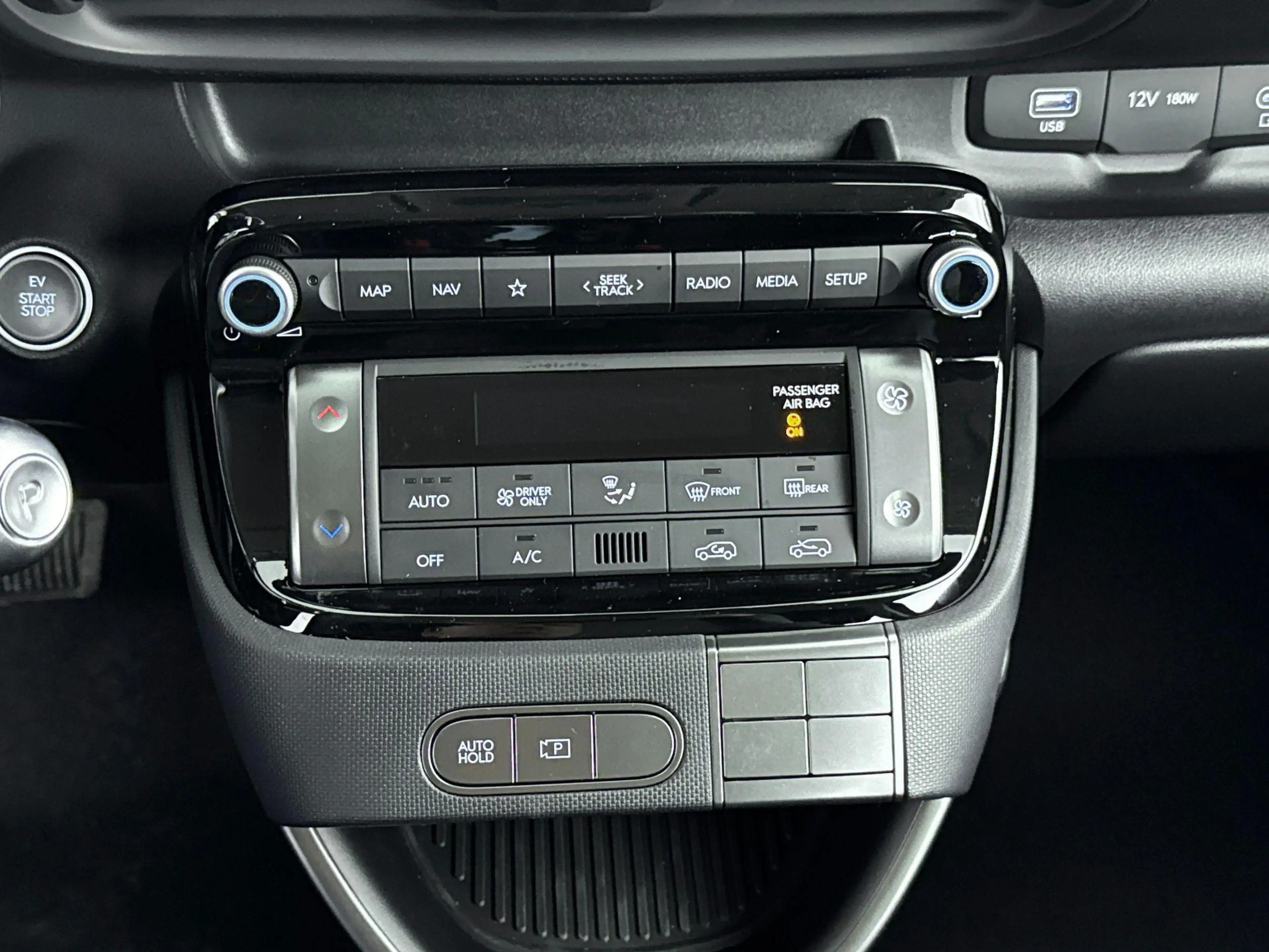 Hyundai Inster E-Motion + Comfort Pack 42 kWh | Stuur - en Stoelv — photo 13