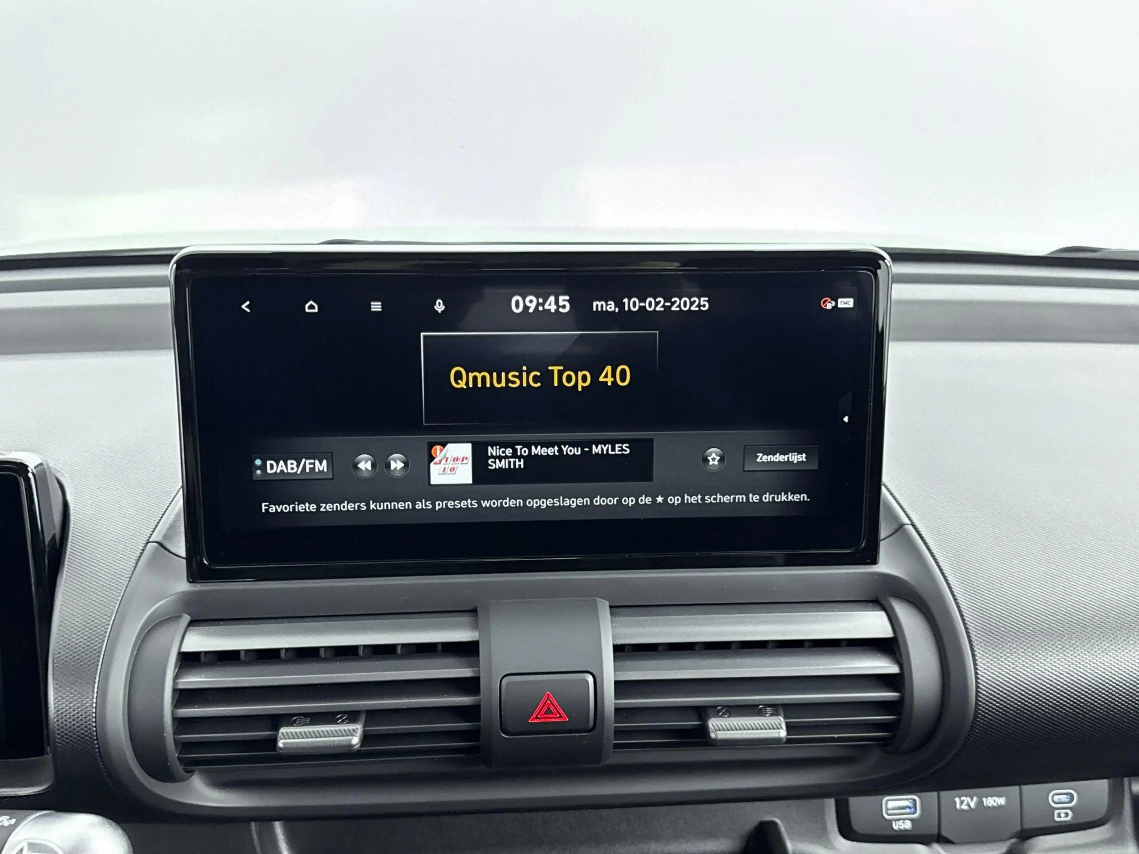 Hyundai Inster E-Motion + Comfort Pack 42 kWh | Stuur - en Stoelv — photo 12