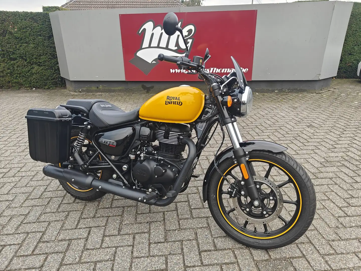 Royal Enfield Meteor 350 Geel - 1
