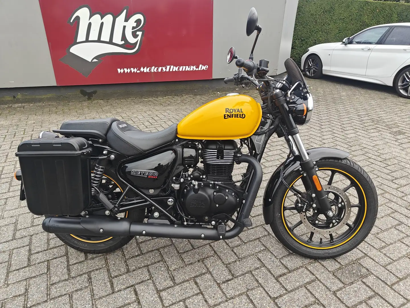 Royal Enfield Meteor 350 Geel - 2