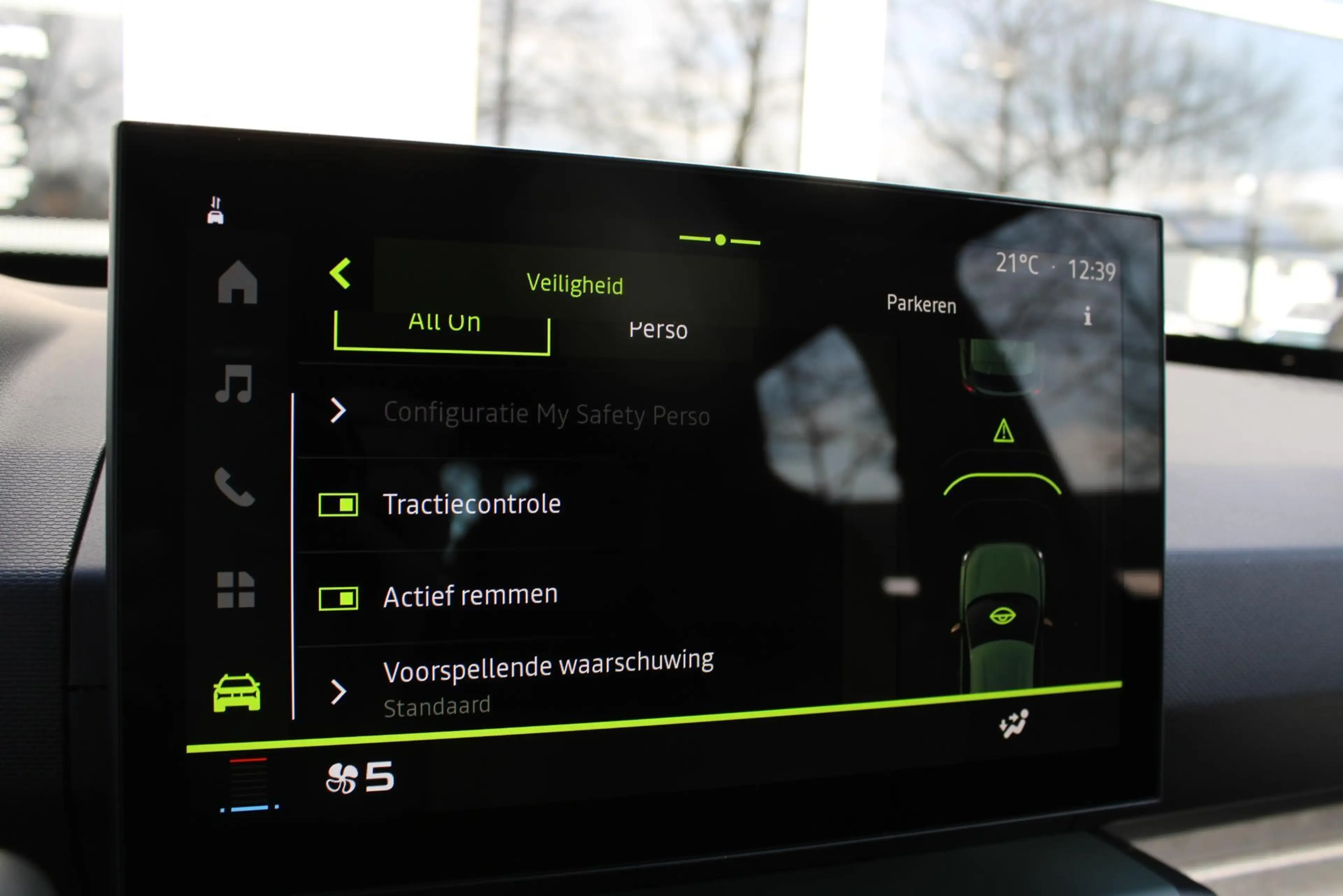 Dacia Spring Extreme 65 26.8 kWh Lichen Kaki — photo 31