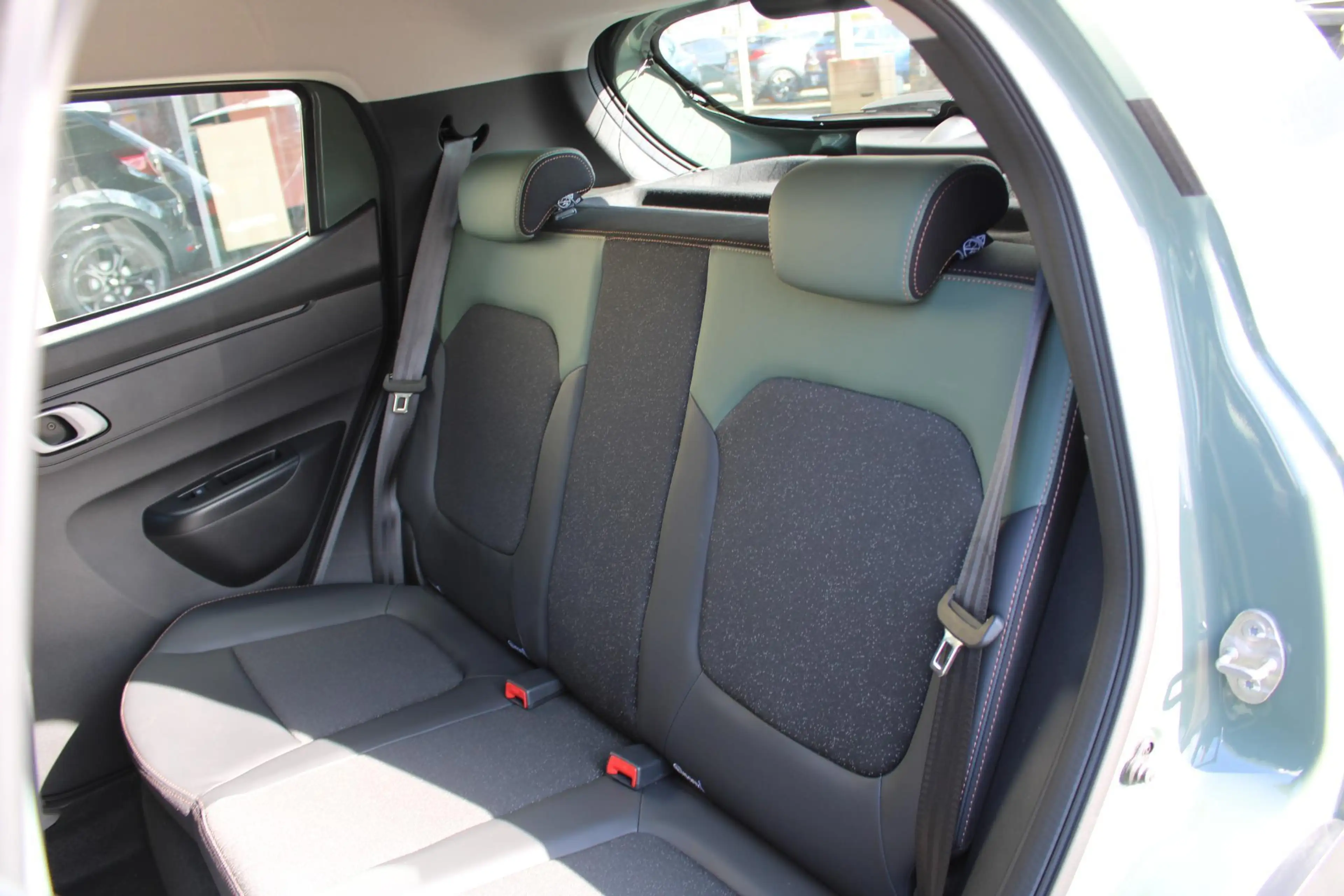 Dacia Spring Extreme 65 26.8 kWh Lichen Kaki — photo 16