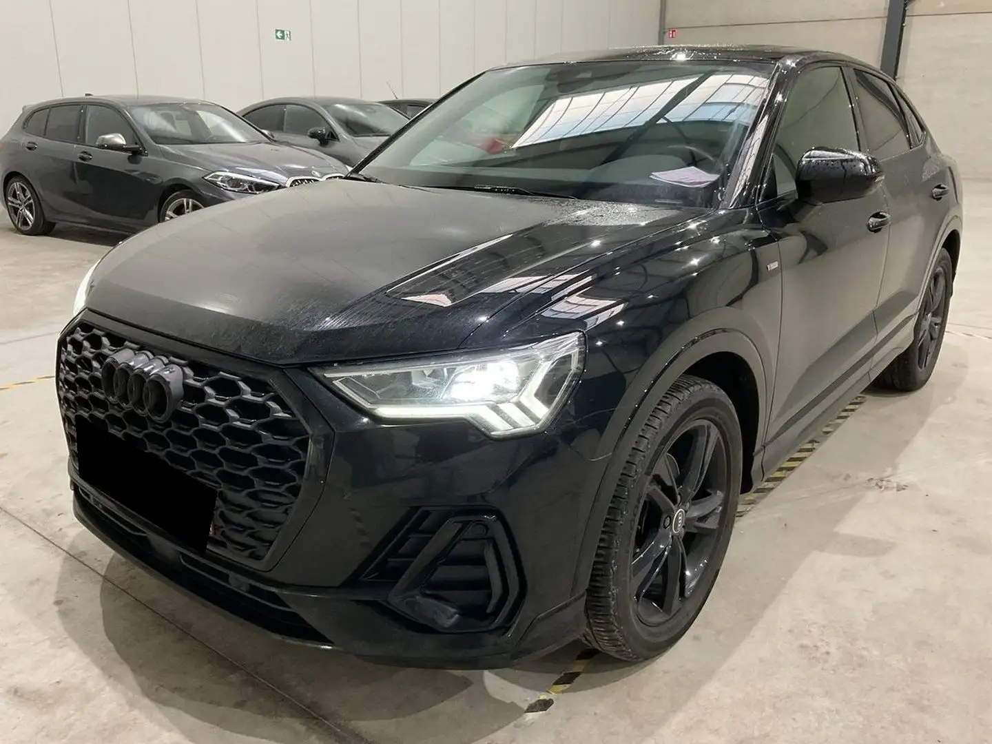 Audi Q3 Q3 Sportback 35 TDI S line Zwart - 1