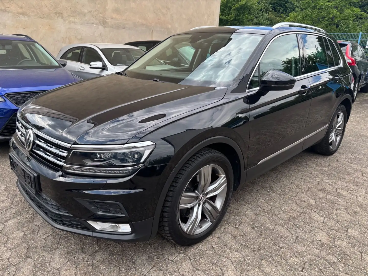 Volkswagen Tiguan Sound 4M Panorama/LED/AHK/Sitzhzg/Navi Negro - 1