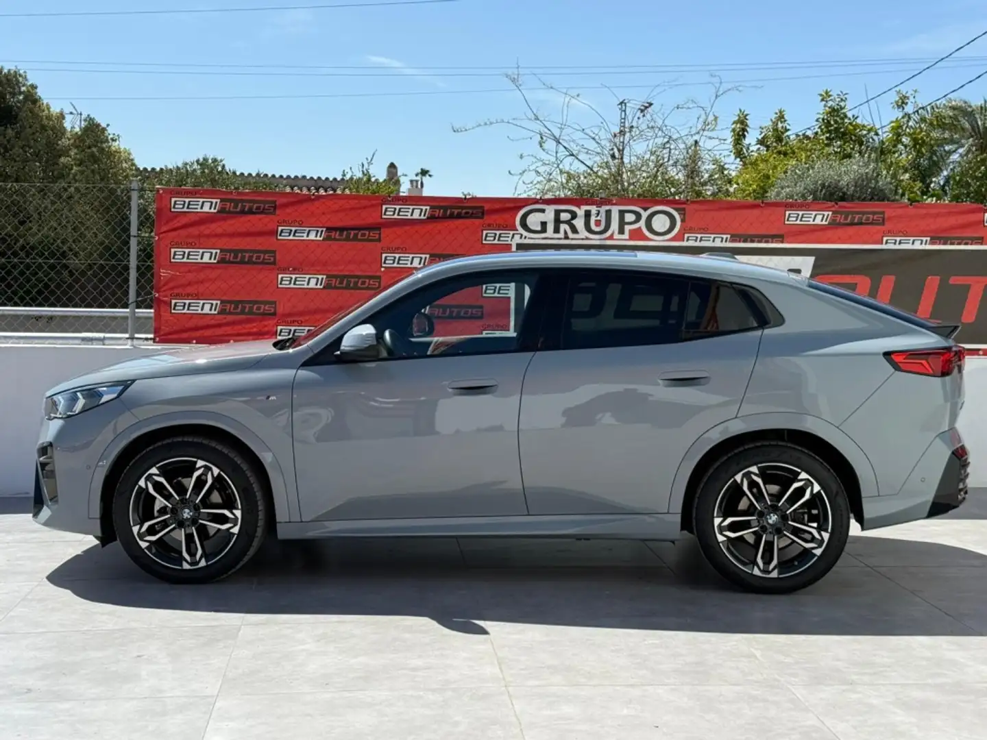 BMW X2 sDrive 18dA M Sport Gris - 2