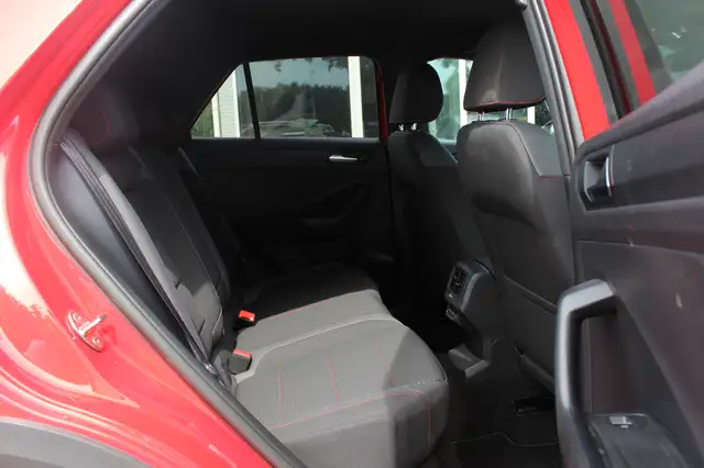 Volkswagen T-Roc view 12