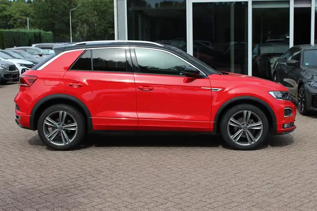Volkswagen T-Roc view 5