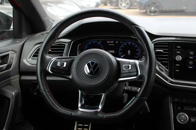 Volkswagen T-Roc view 17