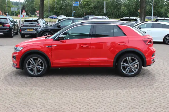 Volkswagen T-Roc view 7