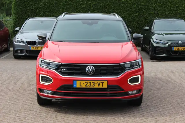 Volkswagen T-Roc view 8