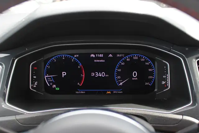 Volkswagen T-Roc view 18