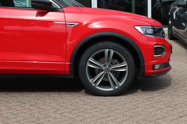 Volkswagen T-Roc view 14